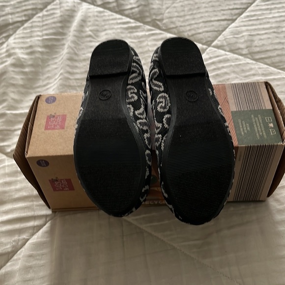 Lily& Dan Girls size 11-12 Recycled Material Flats - Picture 4 of 4